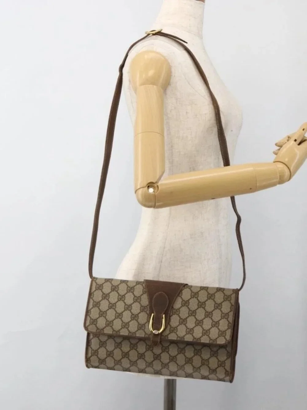 GUCCI GG Supreme Shoulder Bag PVC Beige Gold 904 02 050 Auth BAZ445